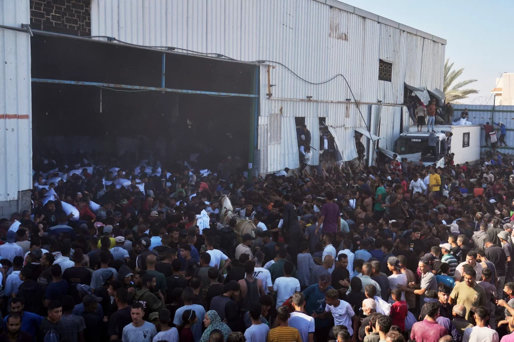 4 muertos en Gaza tras irrupción en almacén de la ONU