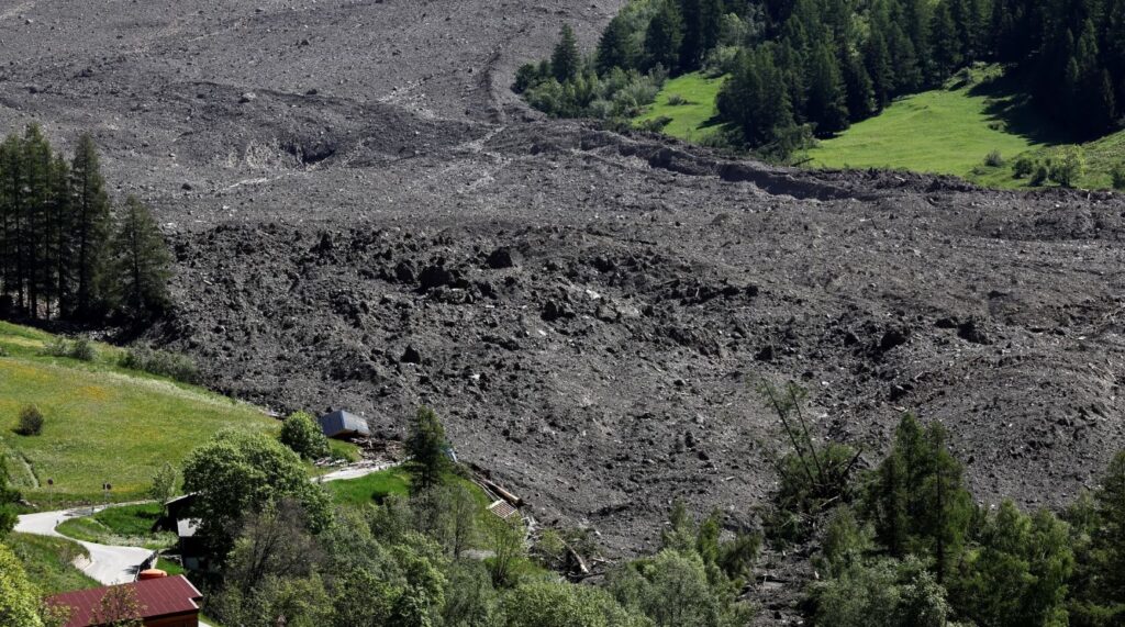 Desastre en los Alpes Suizos. deslizamiento sepulta aldea en Valais